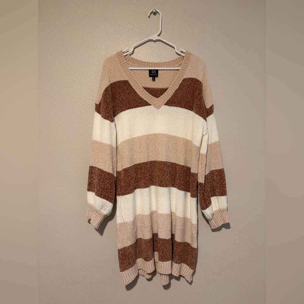 Derek Heart Brown and Cream V-Neck Tunic Sweater